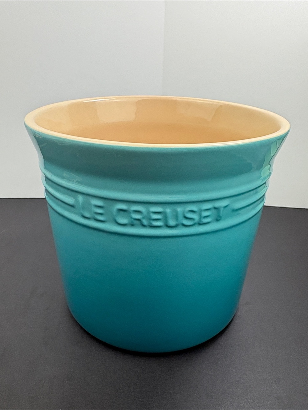 Le Creuset Stoneware Utensil Crock Holder Caribbean Blue Large 2.75 Quart Ombré